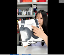 การพิมพ์โลโก้ กล่องบรรจุหูฟังสายไร้สาย Bluetooth กล่องบรรจุสินค้าอิเล็กทรอนิกส์ที่มีตะขอ