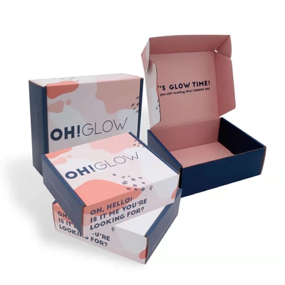 กระดาษแข็งเป็นมิตรกับสิ่งแวดล้อม 8x8x3 Mailer Box บรรจุภัณฑ์สำหรับจัดส่งสำหรับรองเท้าการ์เม้นท์