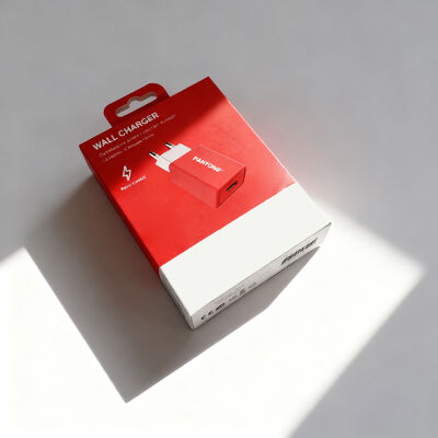 กล่องชาร์จผนังกระดาษ UV สีที่กําหนดเองสําหรับอุปกรณ์ปรับ USB พร้อมบรรจุภัณฑ์ที่เป็นมิตรต่อสิ่งแวดล้อม